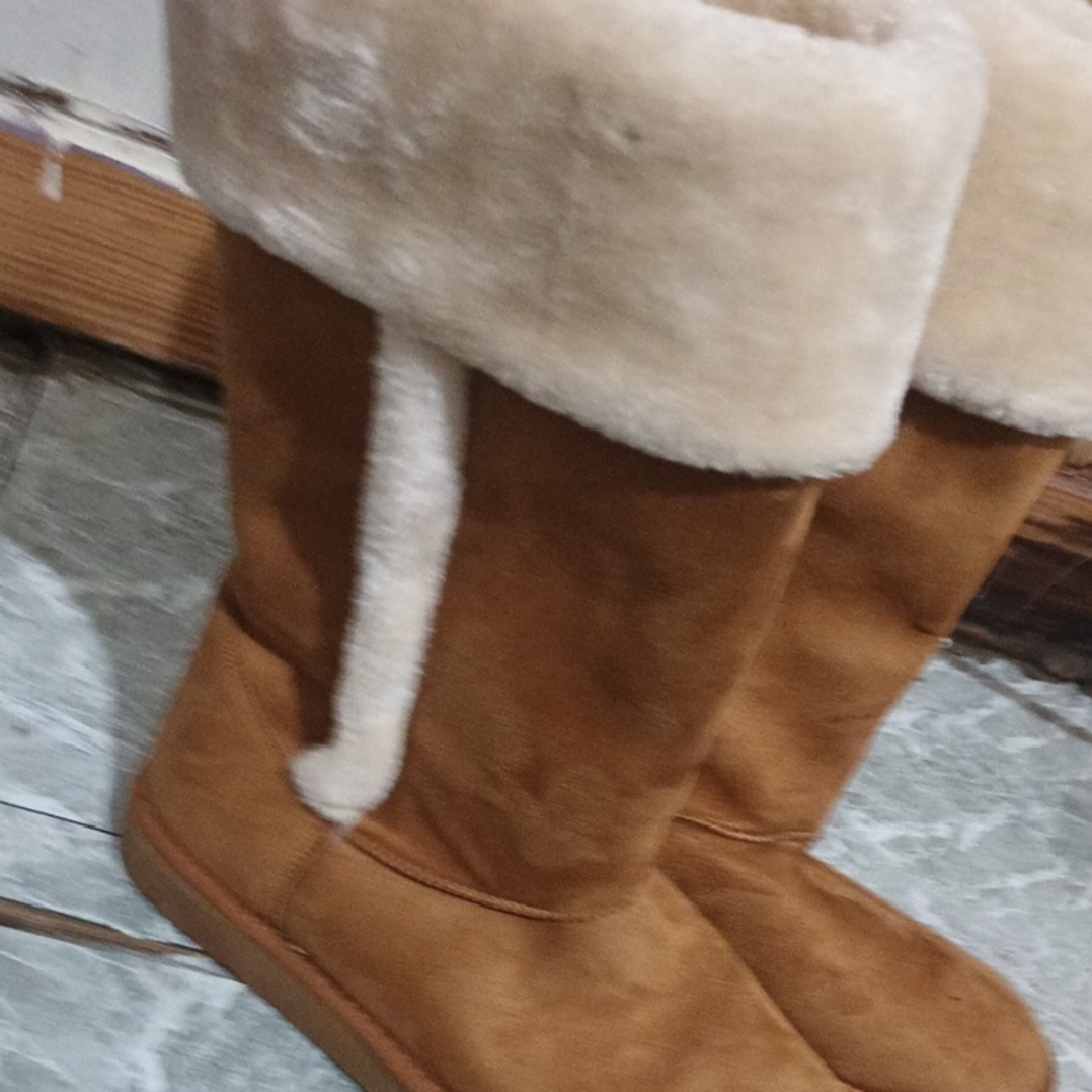 Cozy Tan Shearling Boots